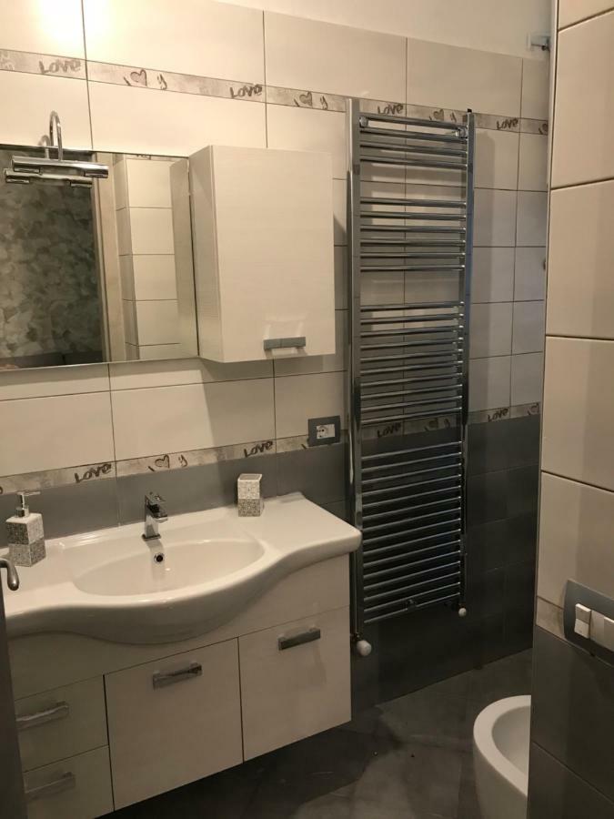 Accogliente Bilocale Apartment Milan Bagian luar foto